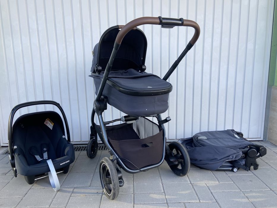Maxi Cosi  Full set: ADORRA 2 + Tinca  + Isofix Base
