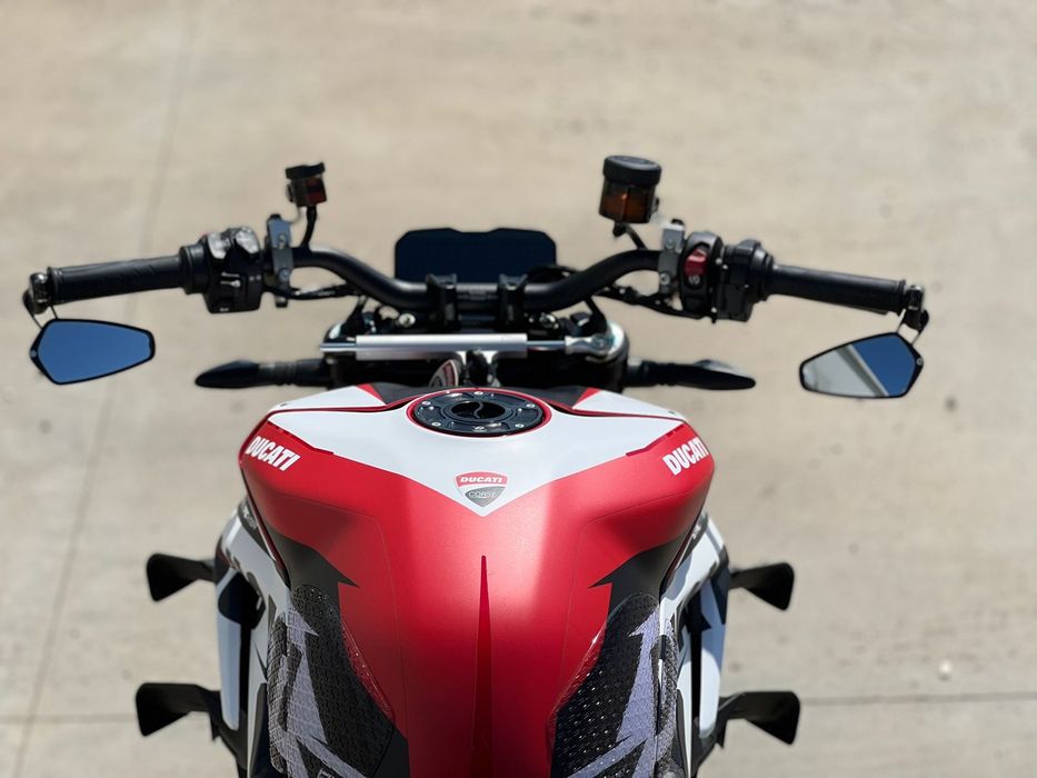 Ducati Streetfighter V4s