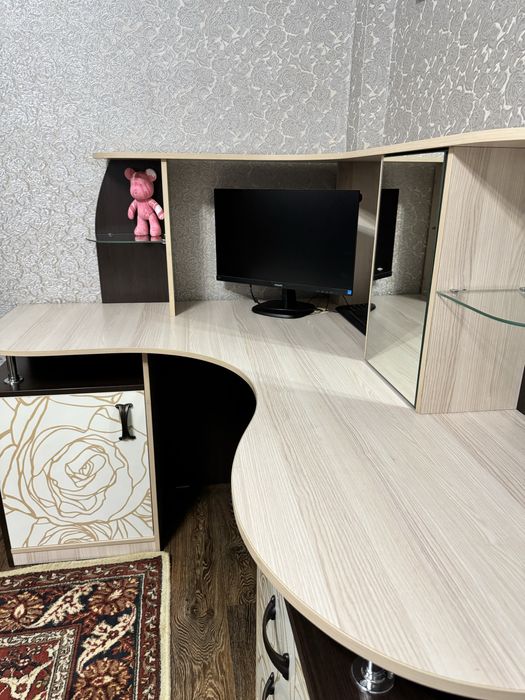 Письменный стол + кресло в подарок