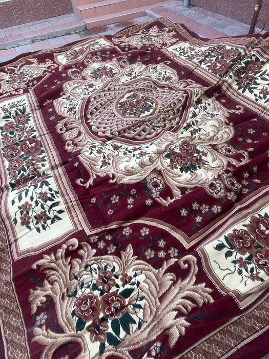 4×5 metrli katta gilam sotiladi