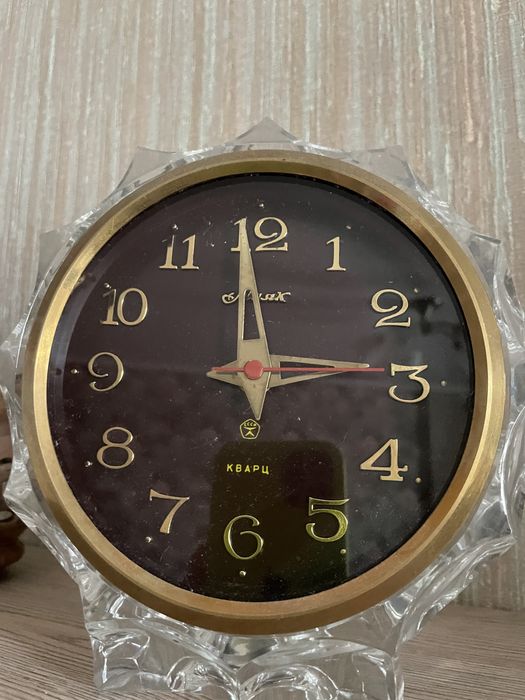 Старинные часы Маяк
