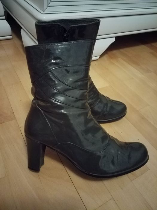 Cizme piele lăcuită 36
