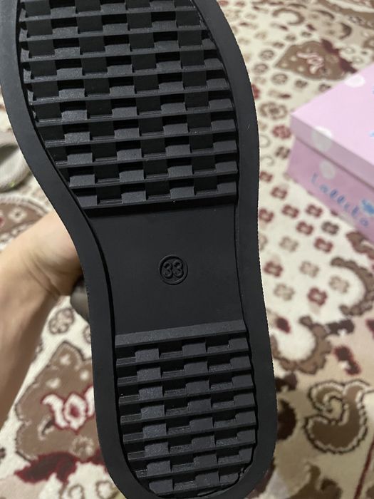 Продам зимнюю обувь детская