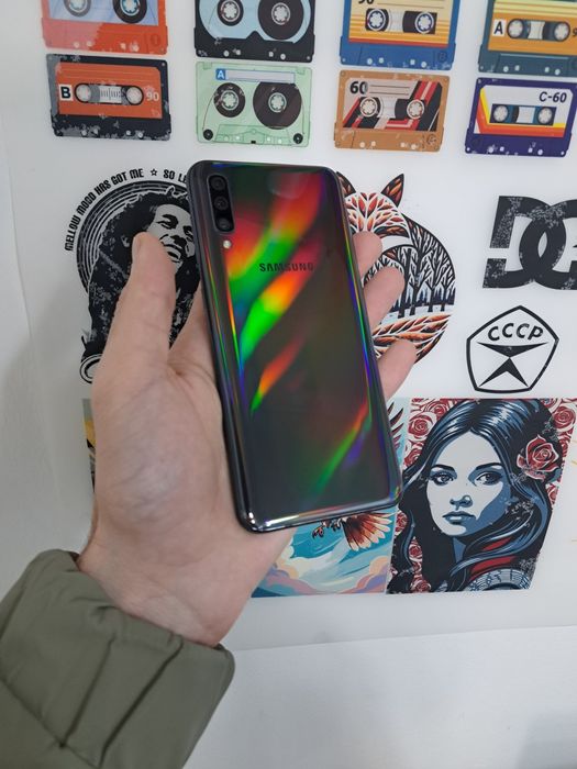 Samsung Galaxy A50 память 64gb очилмагян идеал