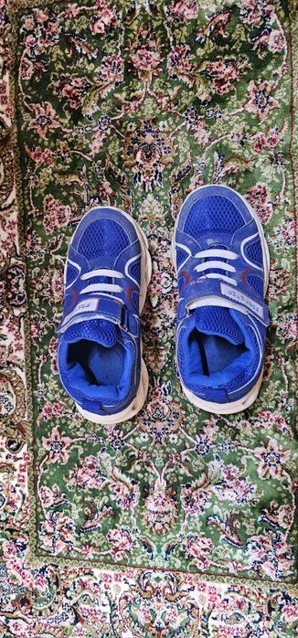 Бесплатно кроссовки,  ботинки