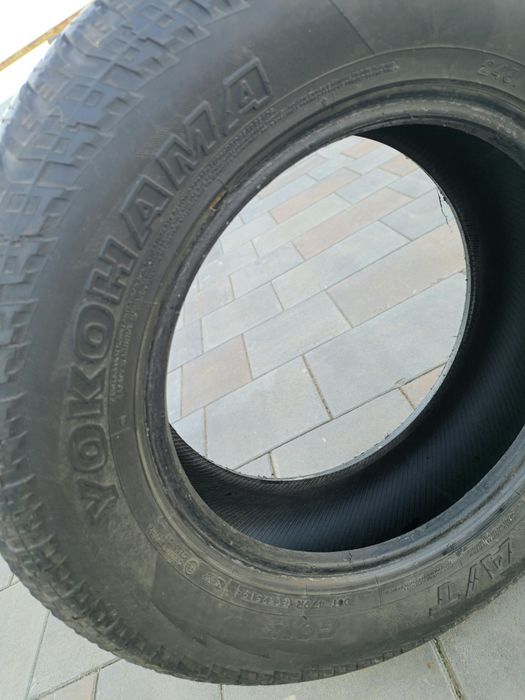 Продам резину yokohama 245/65R17