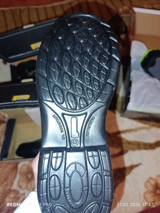 Работни обувки чисто нови