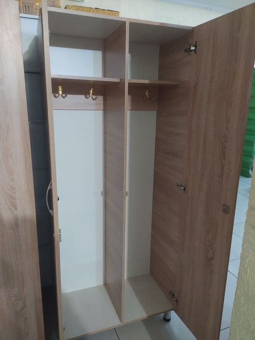Продается шкафы для одежды
