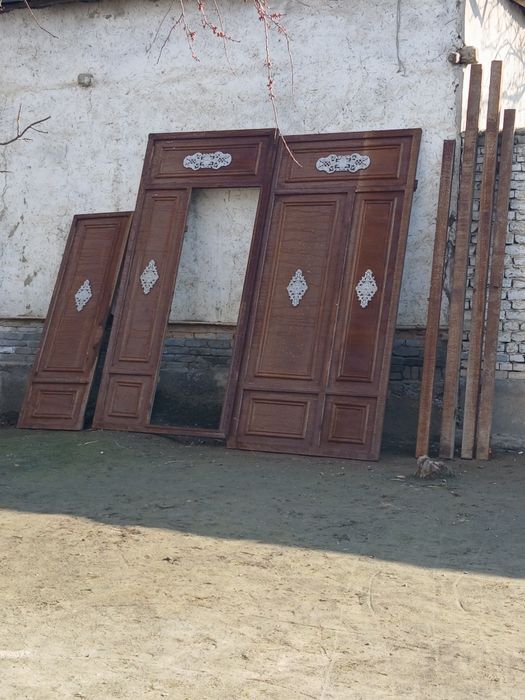 Дарвоза сотилади