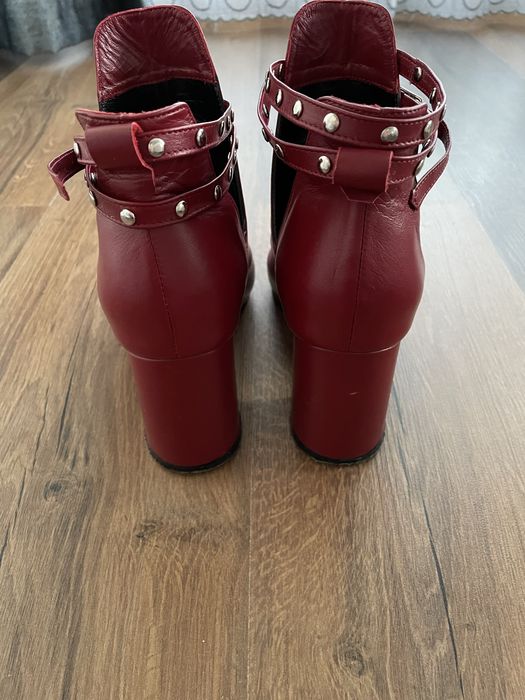 Ghete rosii piele naturala Lariss