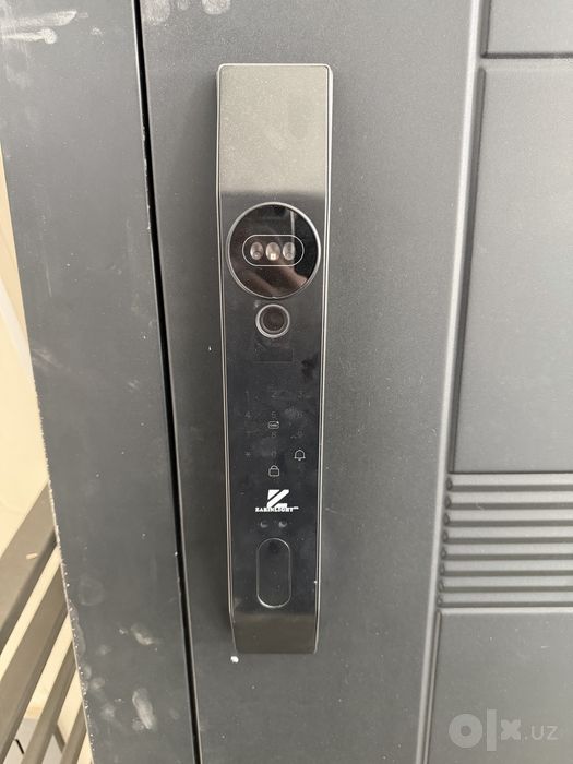 Kvartira Eshik sotiladi Smart lock qulipi bilan Srochno!