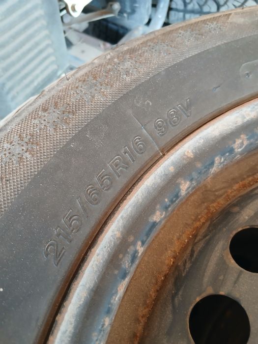 215/65/16 зимни гуми