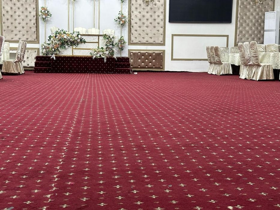 Продам ковралан красного цвета