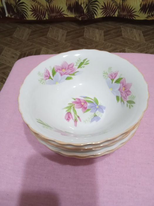 г. Навои. Продам новую посуду ( Япония, Россия, Корея).