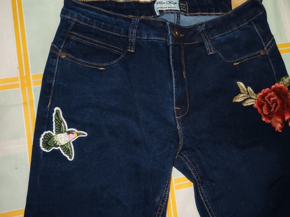 Blugi dama Skinny cu eticheta