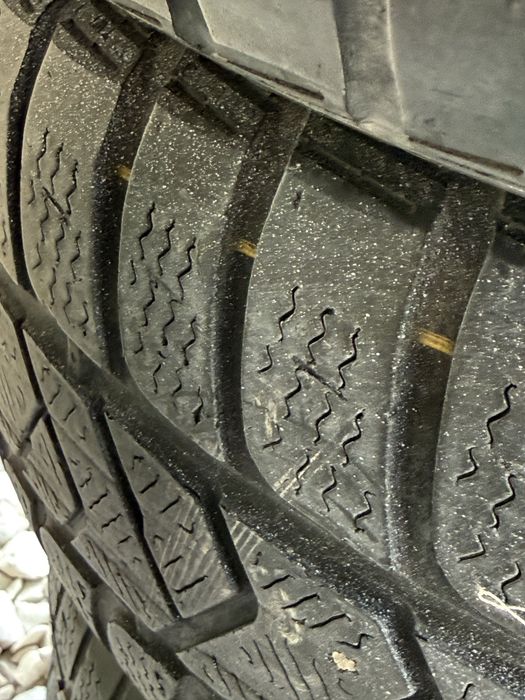 Шины зима 215/60/R16