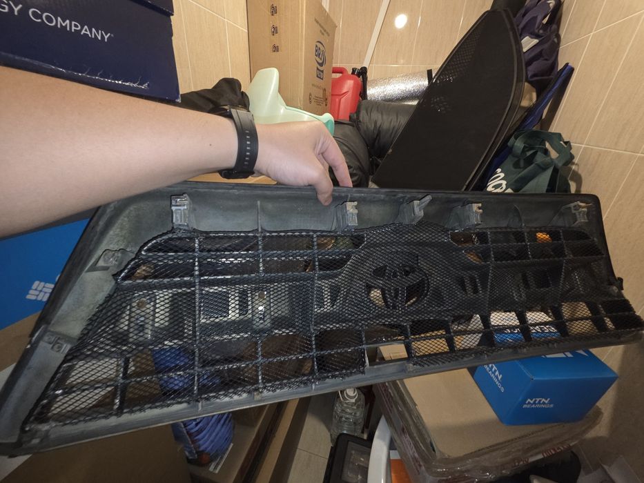 Решетка радиатора Toyota 4runner 215 рестайл