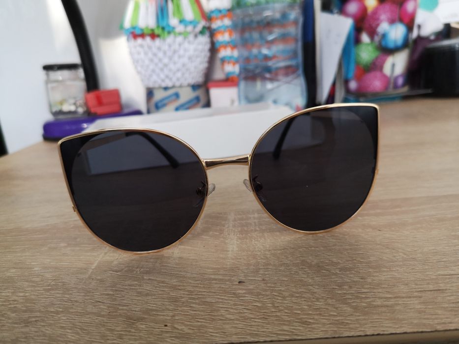 Ochelari de soare, model cat eye