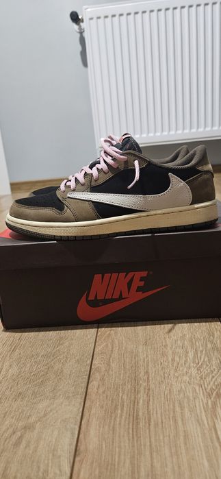 Jordan 1 Travis Scott Mocha