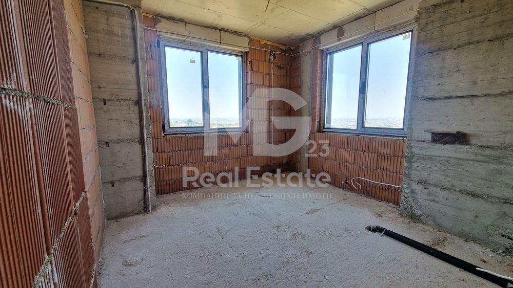 Двуетажна къща с ТРИ СПАЛНИ, завършена до ключ в Марково!