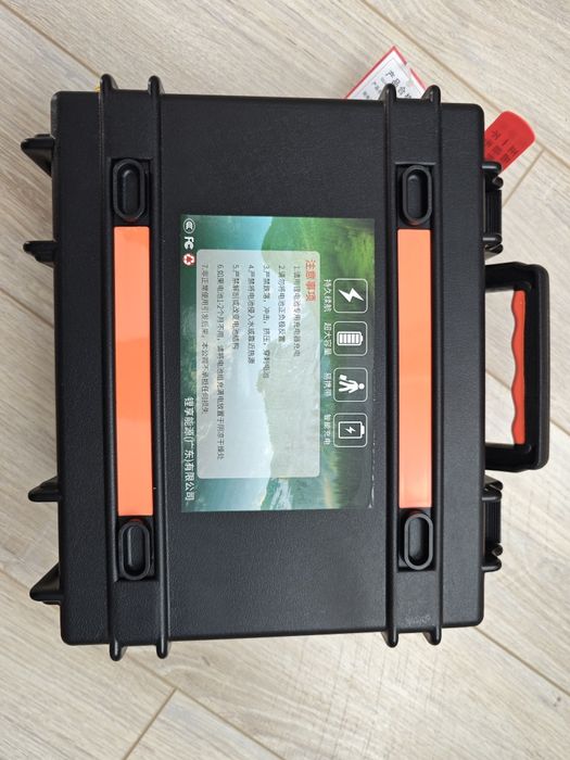 Портативный литиевый аккумулятор 100ач, с зарядным устройством.: 105 ...