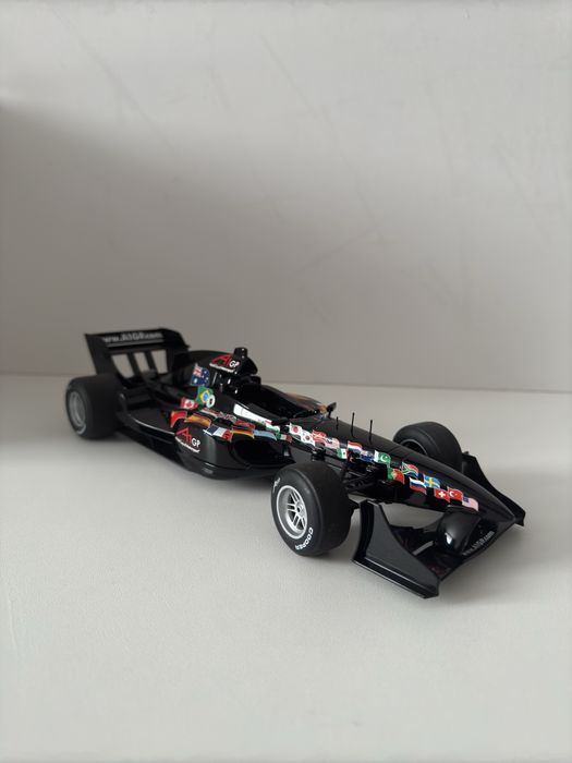 1/18 масштаб ( AUTOart )