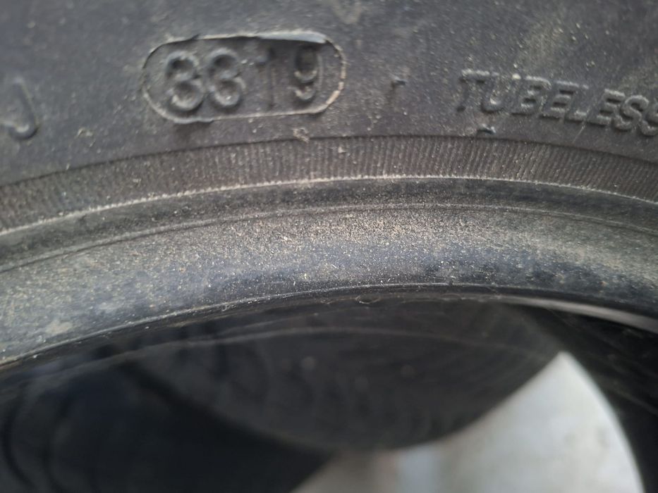 Vând 4 anvelope de iarna