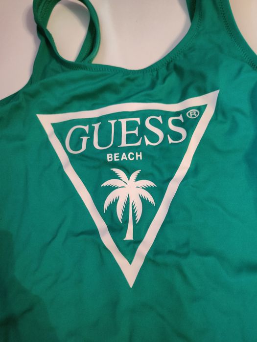 Бански Guess неразличим от нов