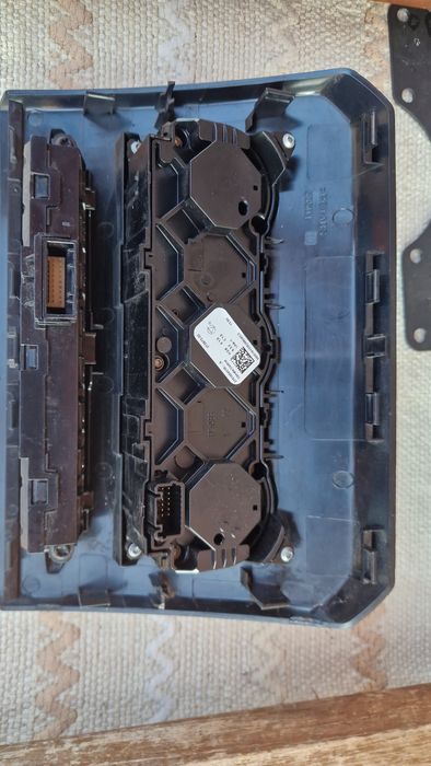 Panou comanda clima duster3