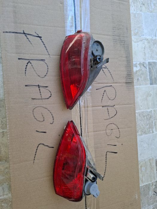 Catadioptru stanga dreapta Dacia Logan sandero