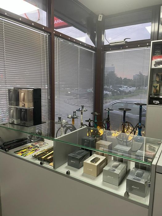 Торговое оборудование, ветрины.