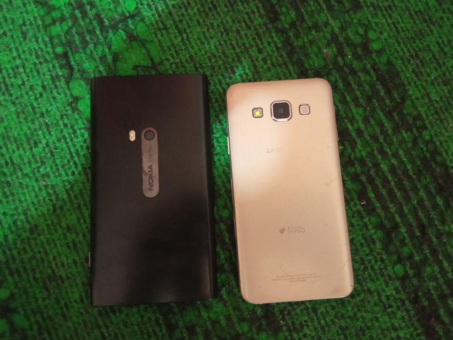 Samsung vaNokia sotiladi ishlashi yaxshi aybi ekrani isllamaydi zpchas