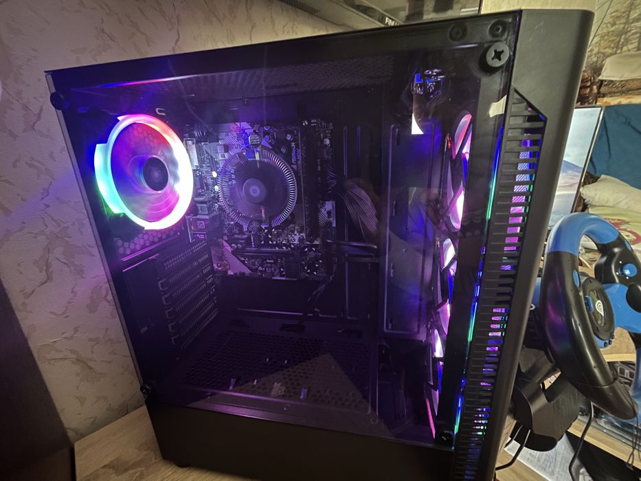 Геймърсики компютър 500гигабайта 16Ram от затворен магазин