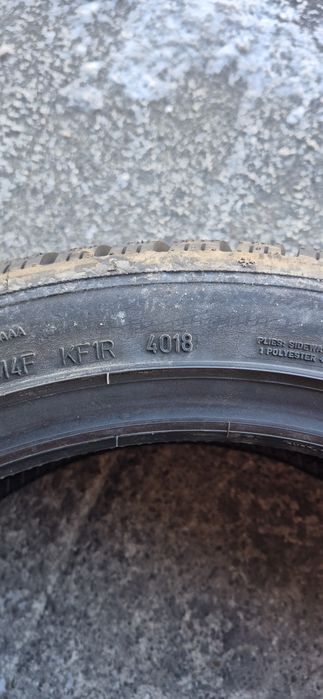 4 anvelope iarna noi Dunlop 225/45/18.Pretul este pe bucata.