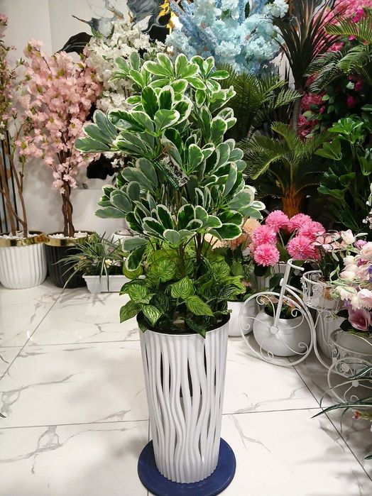 Sun'iy gullar va daraxtlar. Искусственные цветы и деревья