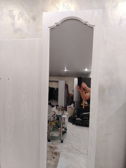 Зеркало в рамке высокая