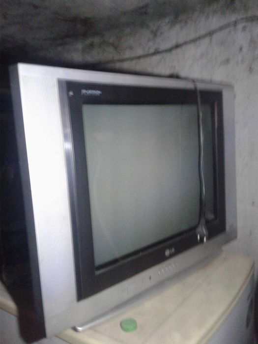 Телевизор LG 54 диагональ