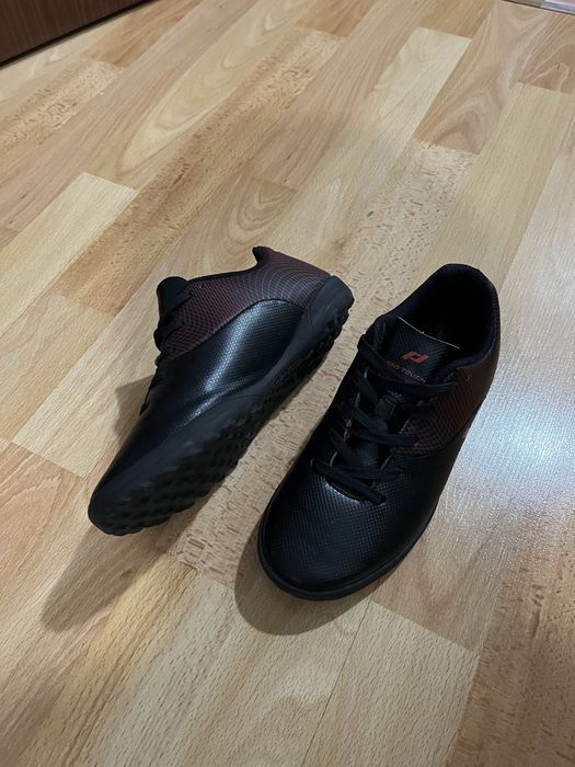 Детски стоножки/футболни обувки