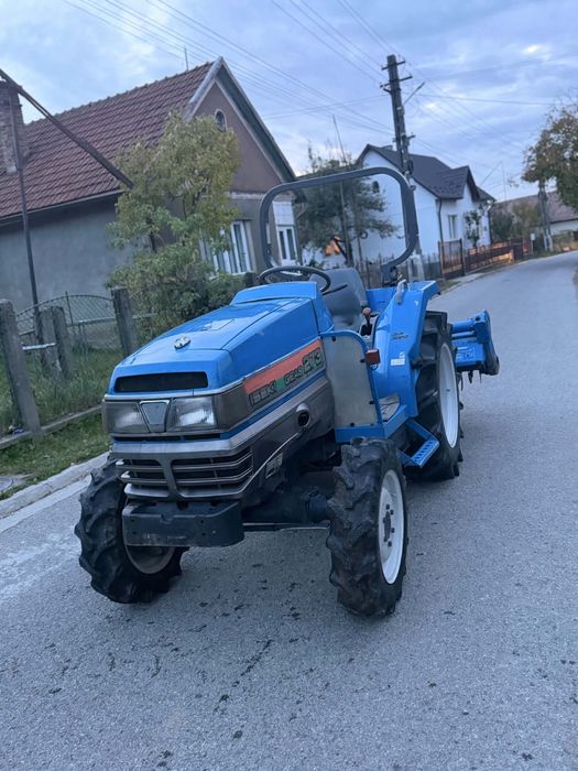 Tractor japonez iseki geas 27 cp 4x4 cu freza inclusa