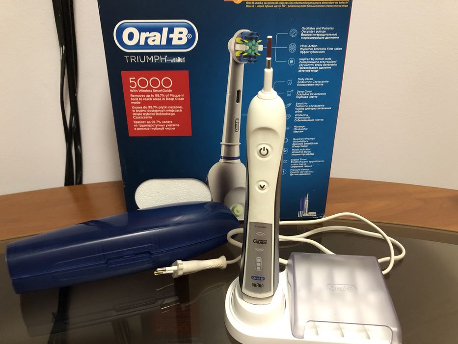 Ел. четка за зъби Oral B D34-545 Triumph 5000