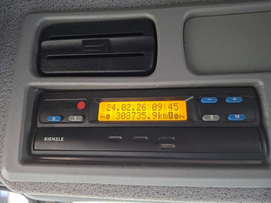 Atego cu macara HIAB