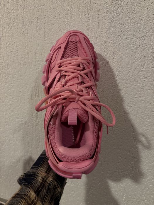 Balenciaga track