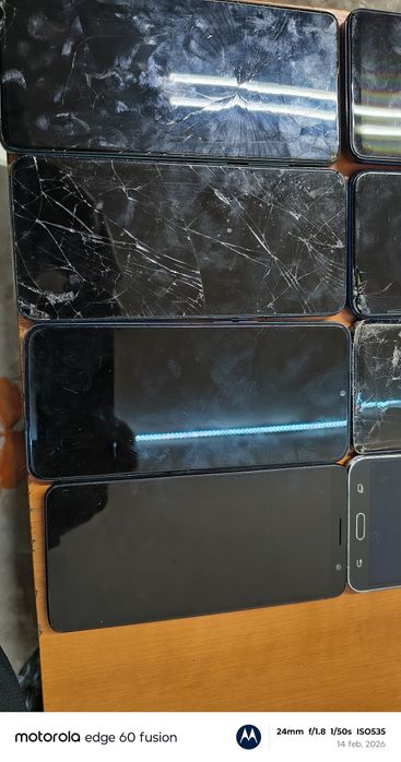Vând loturi telefoane sparte