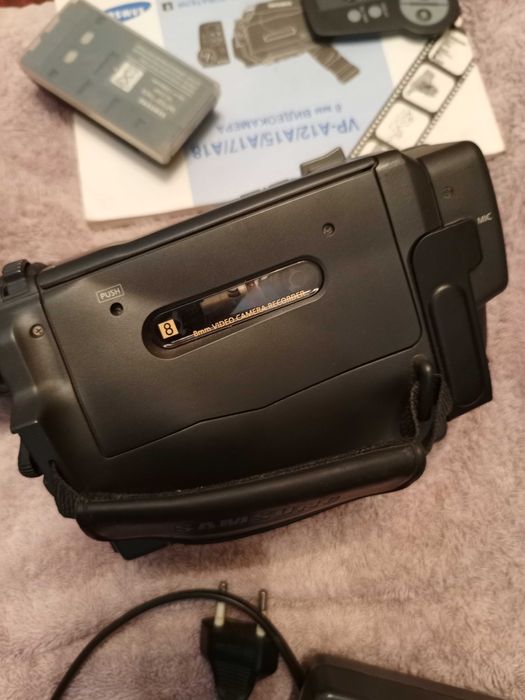 Продам видеокамеру Samsung