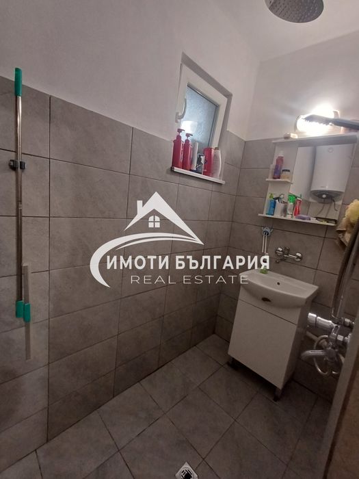 Продава се Тристаен апартамент в Карлово - 70 кв.м за 1858 €/кв.м - Снимка #11