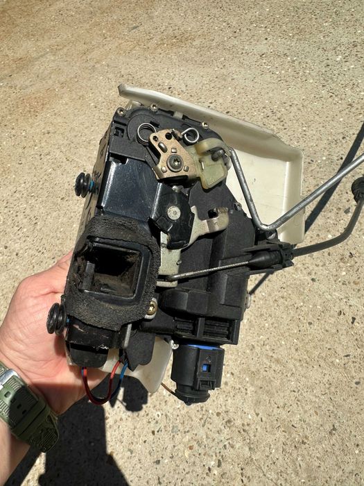 Брава предна врата централно VW Polo   поло