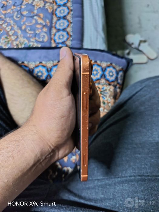 Iphone 11 17pro korpusda sotilad yoki obmen yonida chaqa chuqalari bor