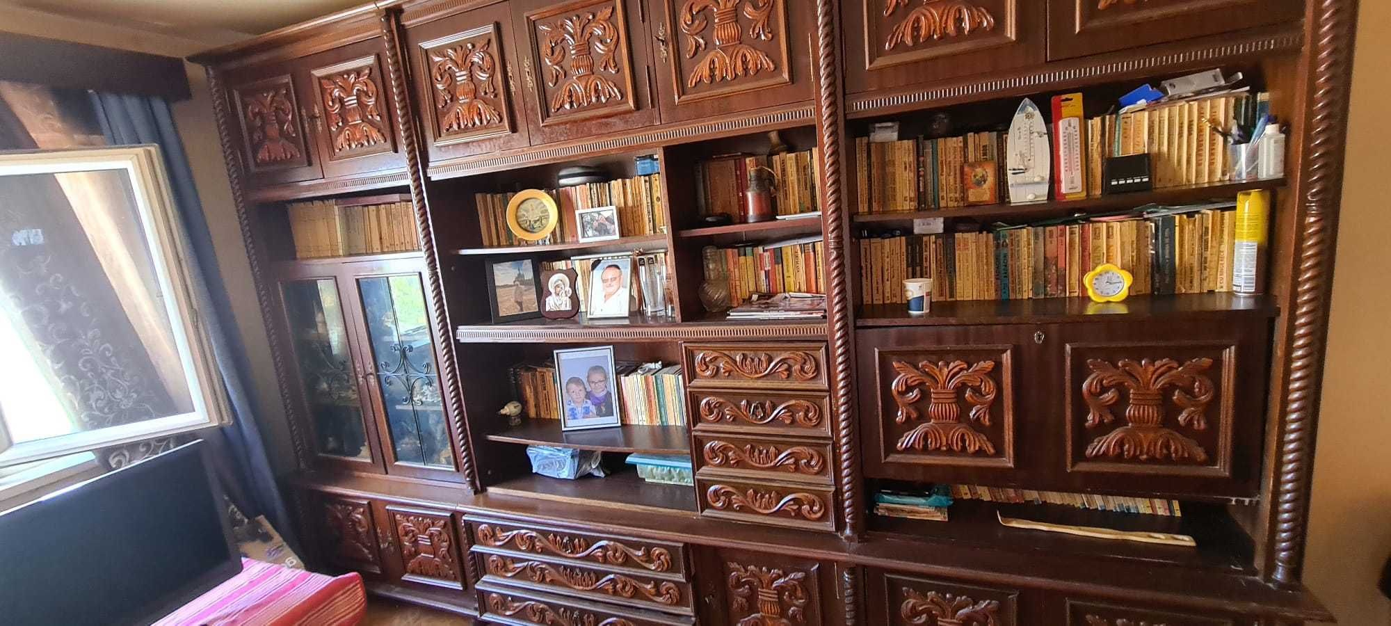 Mobila de biblioteca din lemn masiv Targu • OLX.ro