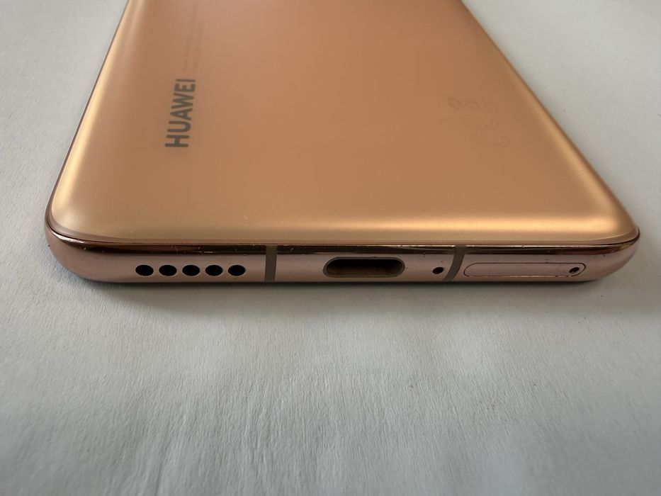 Huawei p40 8/128gb Перфектен!