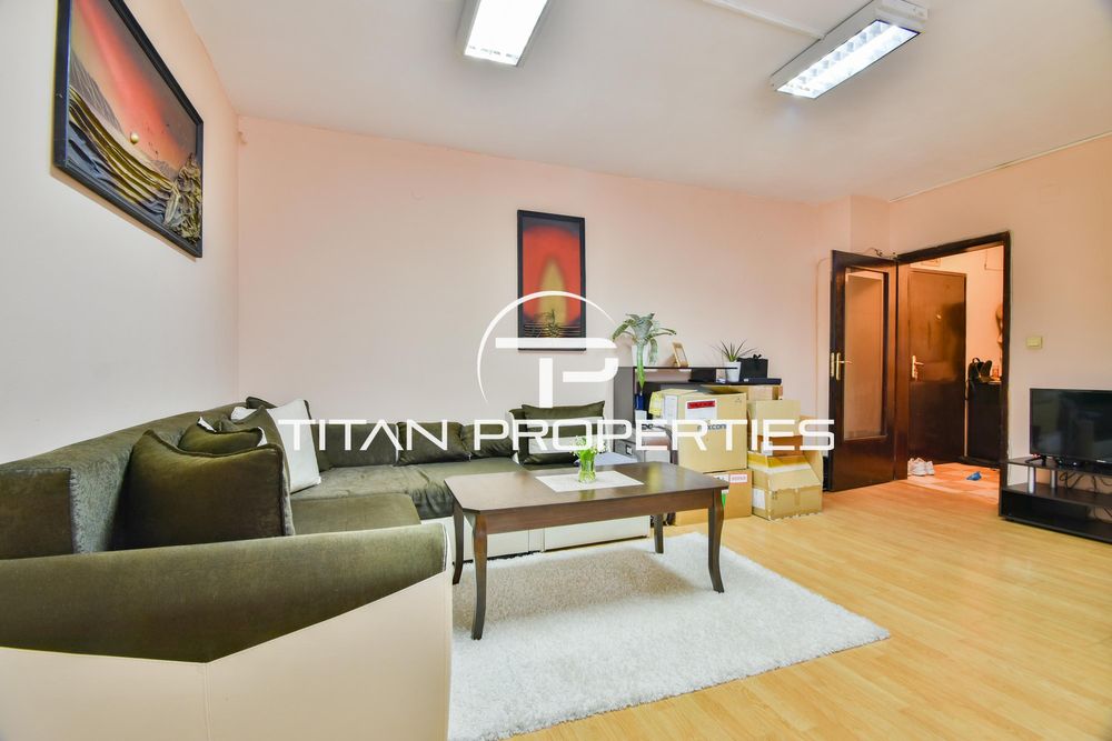 Дава се под наем Двустаен апартамент в София, Център - 65 кв.м за 600 € - Снимка #1